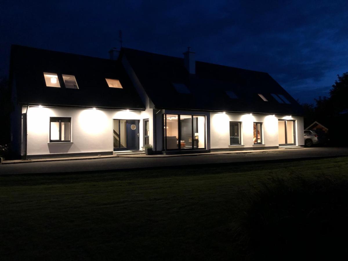 Westport Coastal Lodge エクステリア 写真
